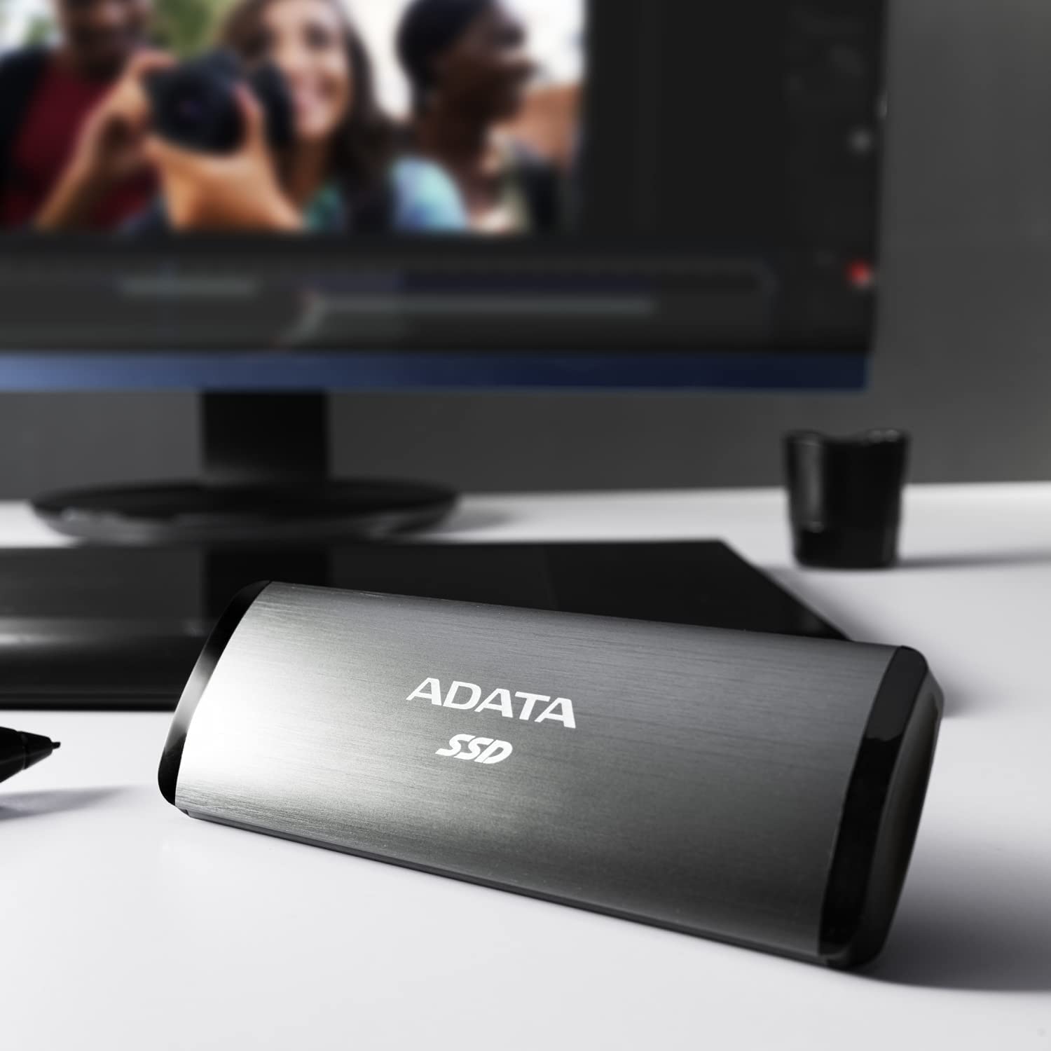 ADATA SE760 512GB SuperSpeed USB 3.2 Gen 2 USB-C Up to 1000 MB/s External Portable SSD Gray  (LNC)